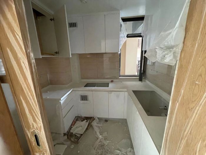 绿地新里城 3室2厅1卫 90m&sup2;