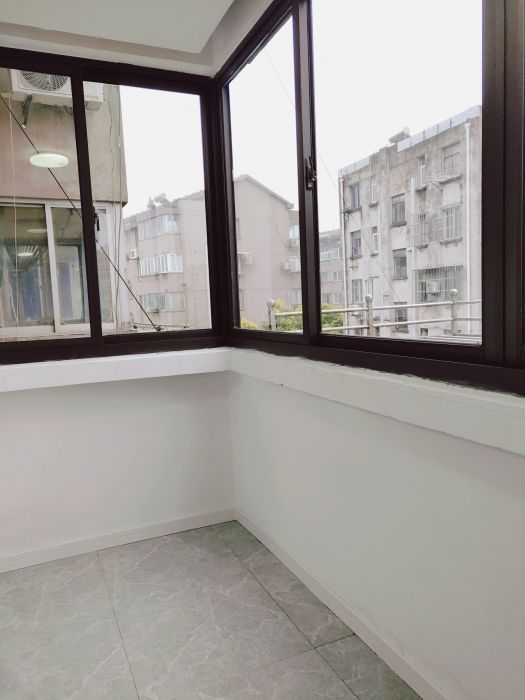 光明东村 1室1厅1卫 51m&sup2;