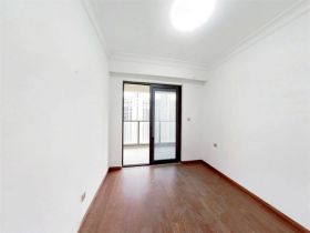雍华府 4室2厅2卫 136.2m&sup2;
