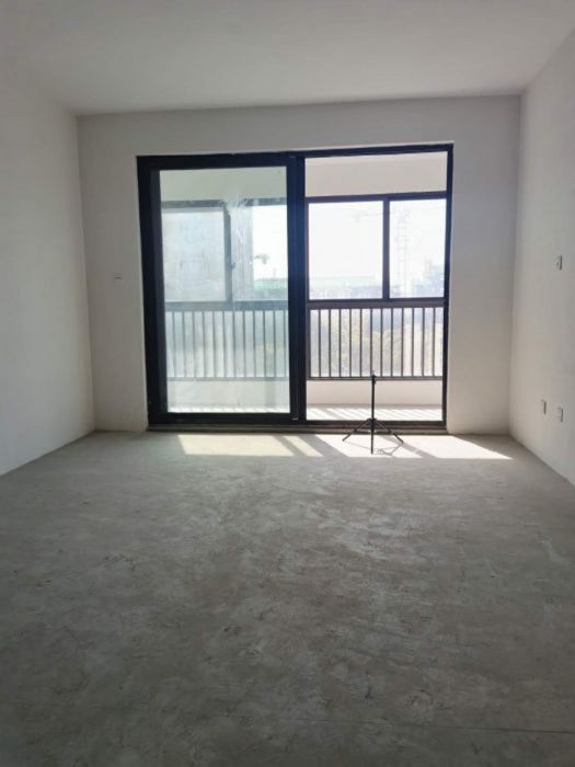 万濠山庄 3室2厅2卫 141m&sup2;