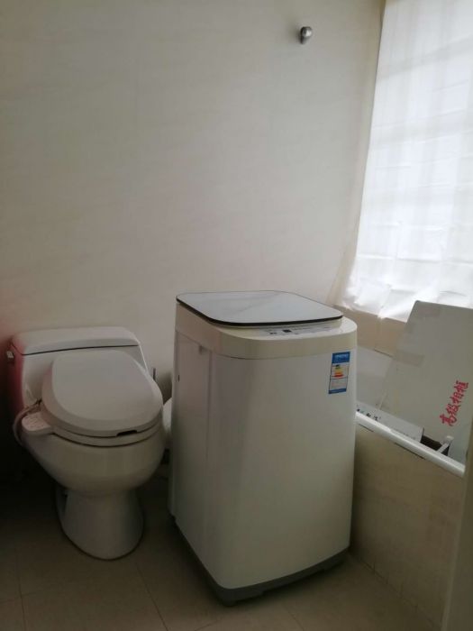 凤凰莱茵苑 4室2厅3卫 210.58m&sup2;