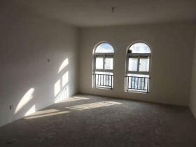 军山花园 4室2厅4卫 255.00m&sup2;