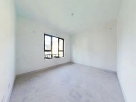 云樾河山 5室3厅2卫 180m&sup2;