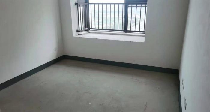 绿地新里城 3室2厅1卫 106m&sup2;