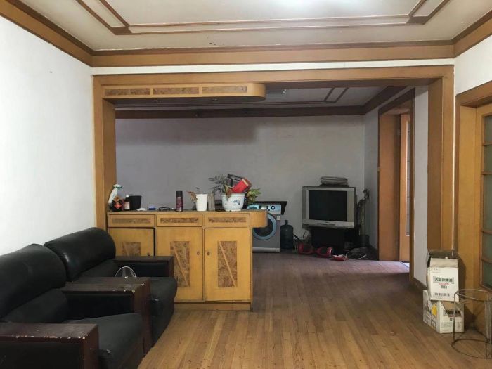华侨花苑 3室2厅2卫 132m&sup2;
