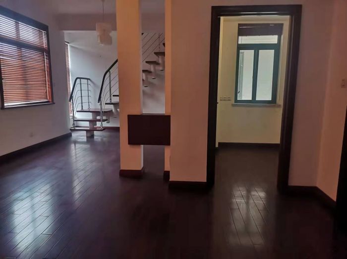 凤凰莱茵苑 3室2厅2卫 200m&sup2;