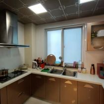 海天大厦 5室2厅2卫 255.00m&sup2;