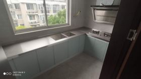 爱玛花苑 4室2厅2卫 136m&sup2;