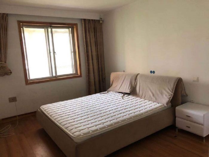 莲花苑 4室2厅2卫 144m&sup2;