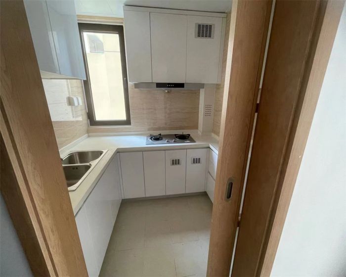 绿地新里城 3室2厅1卫 95m&sup2;