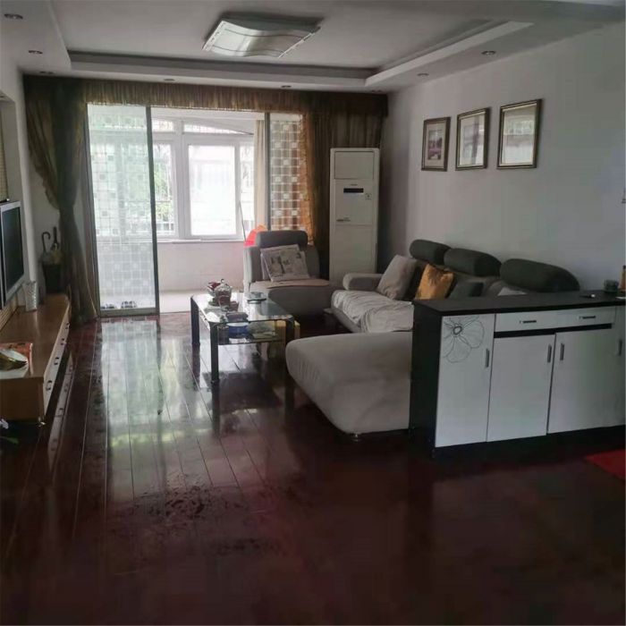 春晖花园 3室2厅1卫 136m&sup2;