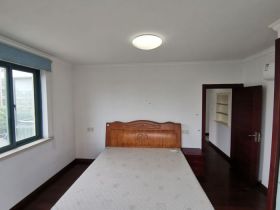凤凰莱茵苑 3室2厅2卫 149.5m&sup2;
