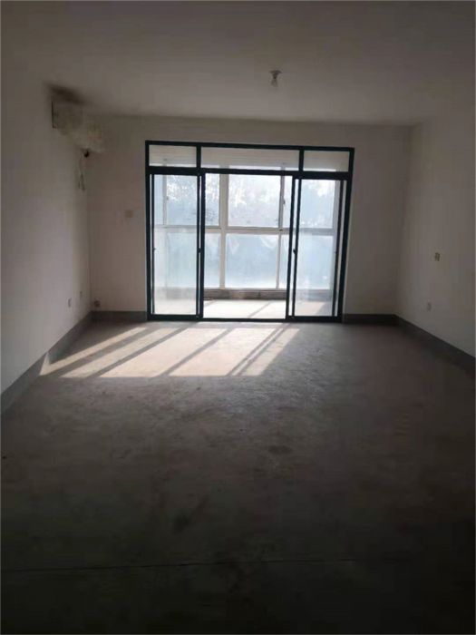 星湖花园 3室2厅2卫 205.3m&sup2;