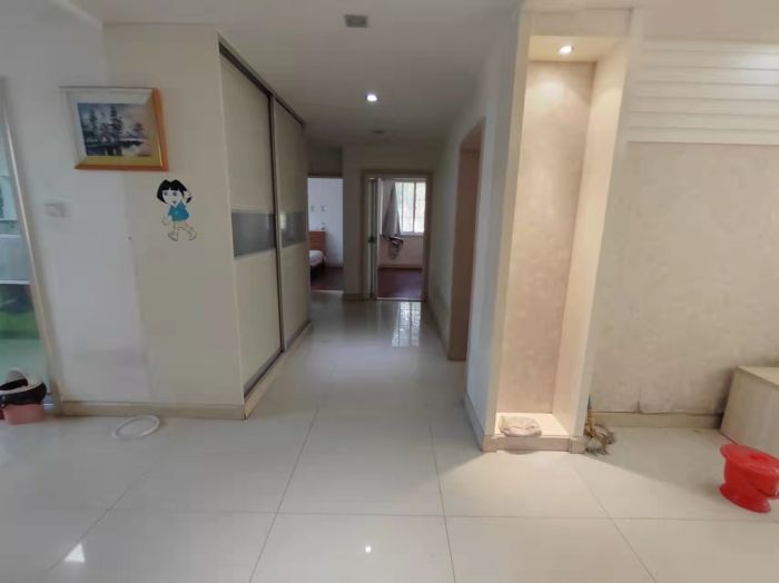 春晖花园 3室2厅1卫 136m&sup2;