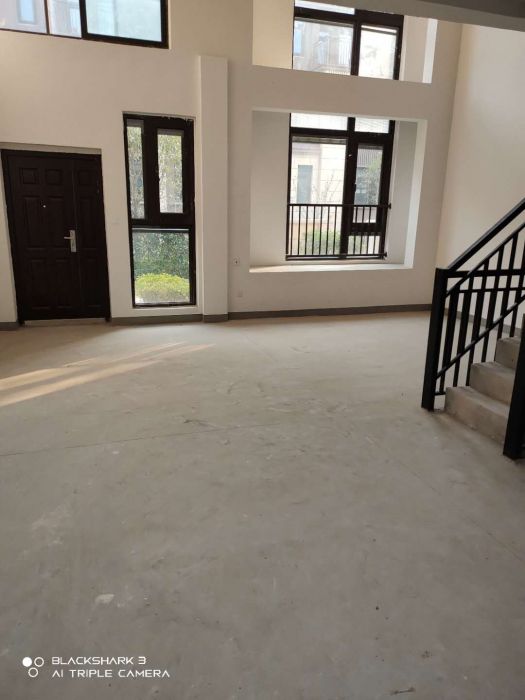 绿地新里城 4室2厅2卫 140m&sup2;