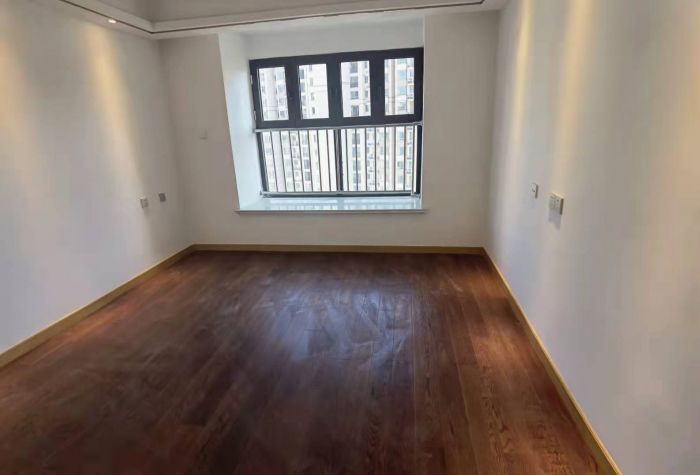 中南世纪花城三期 3室2厅2卫 137m&sup2;