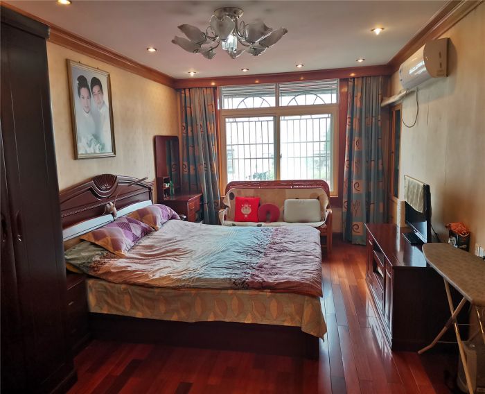 新海通花园 3室2厅1卫 163.00m&sup2;