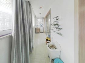 天山花苑 3室2厅2卫 132m&sup2;