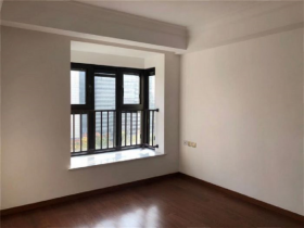 雍华府 3室2厅2卫 117.5m&sup2;