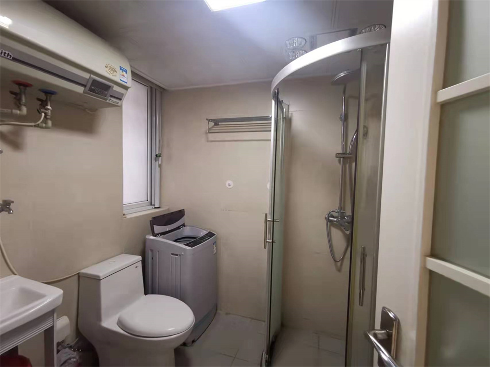 新东方花苑 3室2厅1卫 102m&sup2;