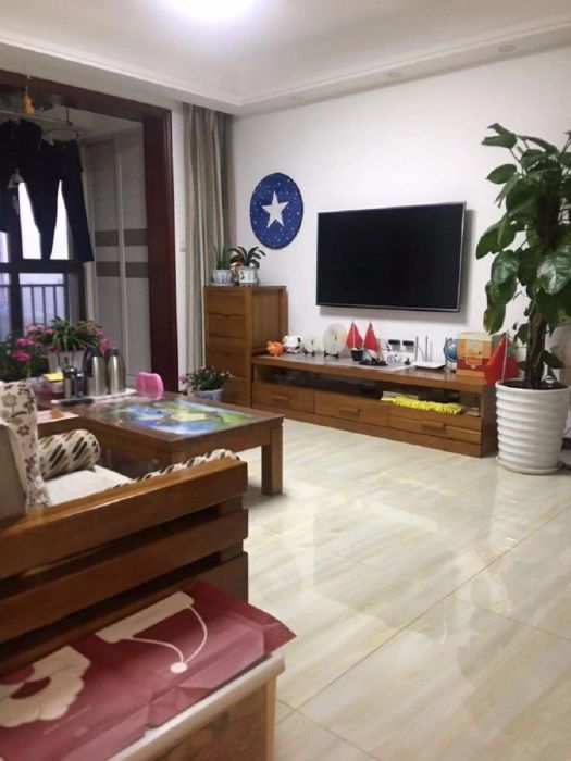 华强城 3室2厅1卫 110m&sup2;