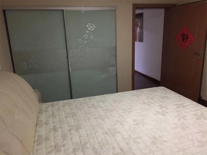 奥特莱斯 2室2厅1卫 106m&sup2;