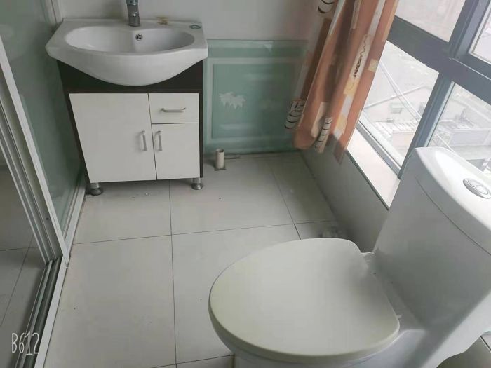 鸿运大厦 2室2厅2卫 65.5m&sup2;