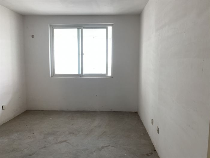 天山花苑 3室1厅1卫 142m&sup2;