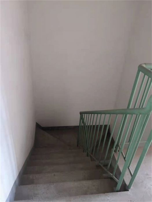 星湖花园 3室2厅2卫 205.3m&sup2;
