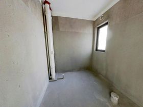 华强城 4室2厅2卫 148m&sup2;
