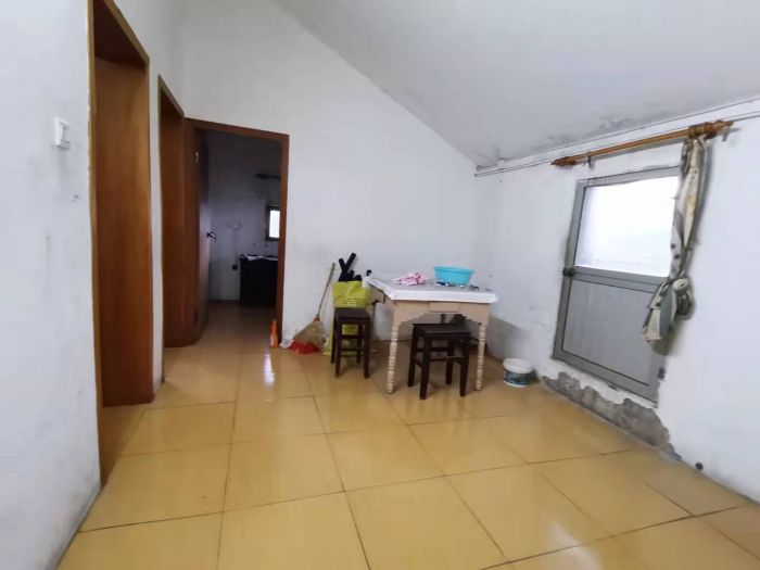 世纪园 5室2厅2卫 142m&sup2;
