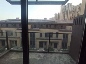 云樾河山 5室3厅3卫 180m&sup2;