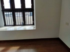 碧桂园时代悦城 5室2厅2卫 270m&sup2;