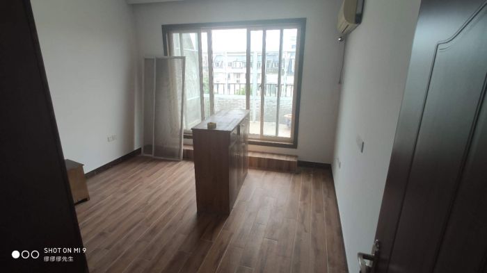 爱玛花苑 4室2厅2卫 136m&sup2;