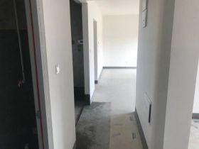 世茂九龙庭 3室1厅1卫 90m&sup2;