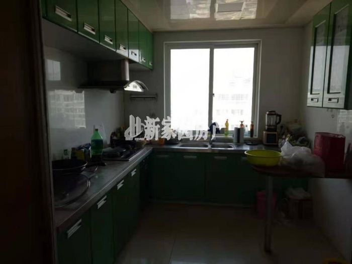 新星苑 5室1厅2卫 180m&sup2;