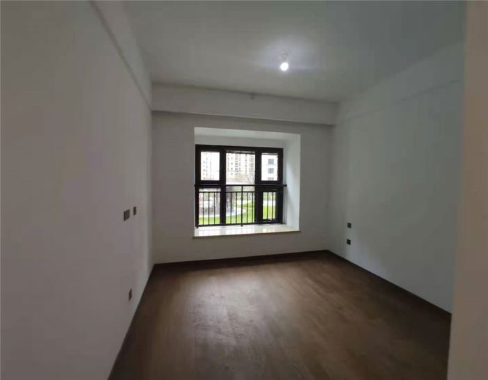 春风南岸东园 4室2厅3卫 215m&sup2;