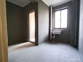 紫东南苑 3室1厅1卫 120m&sup2;