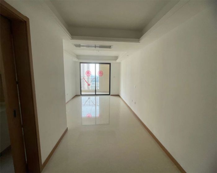 绿地新里城 3室2厅1卫 95m&sup2;