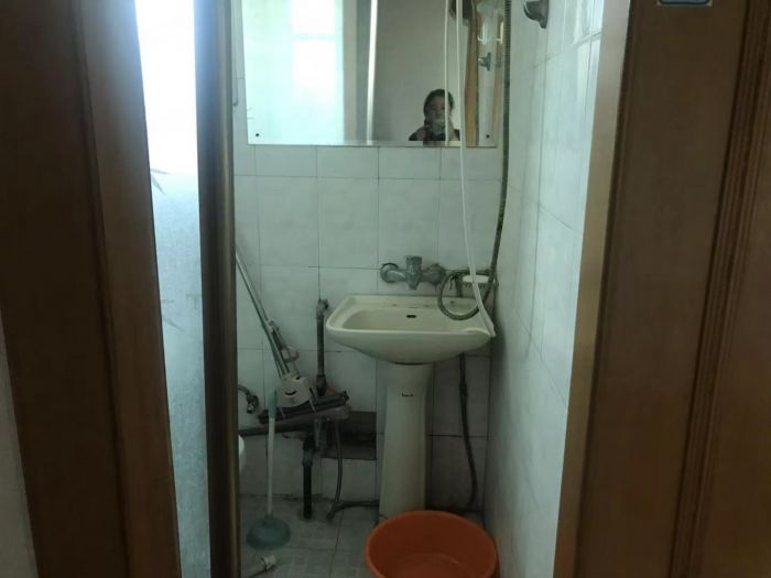 易家桥新村 2室1厅1卫 56m&sup2;