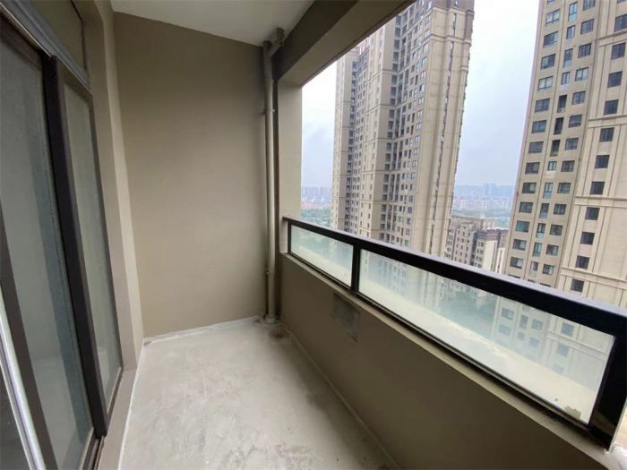 绿地新都会 3室2厅1卫 112m&sup2;