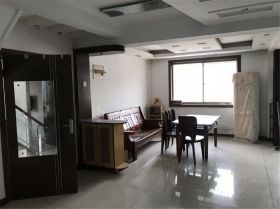 天都花苑 4室2厅1卫 144m&sup2;
