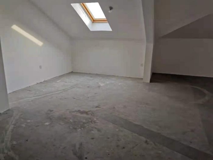 军山花园 4室2厅3卫 233m&sup2;