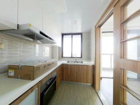 雍华府 4室2厅2卫 136.67m&sup2;