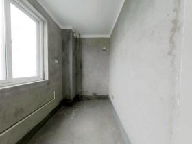 江景花园 3室2厅2卫 144m&sup2;