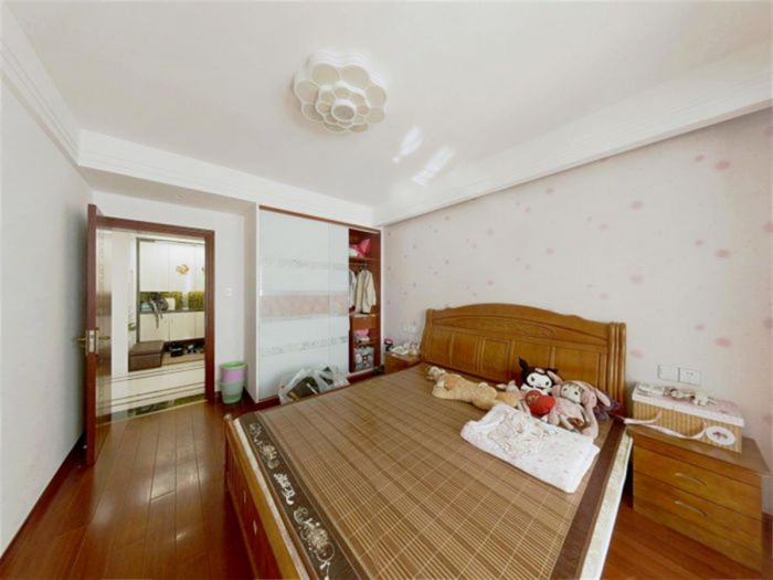 星通花园 3室2厅2卫 138m&sup2;