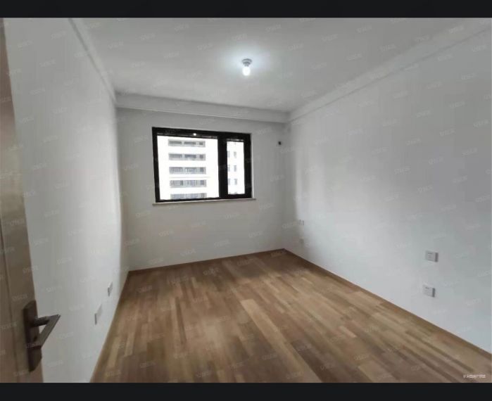 云樾东方 3室2厅1卫 95m&sup2;