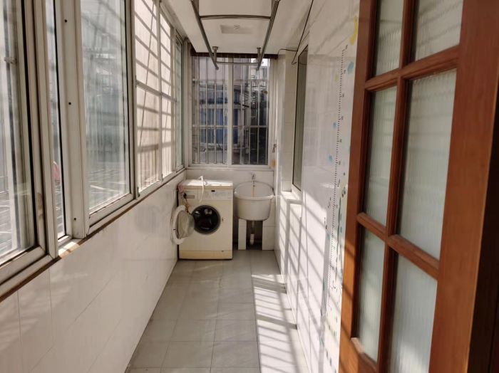 万象新路 3室2厅1卫 90m&sup2;