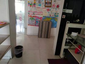 春晖花园 5室2厅2卫 130m&sup2;