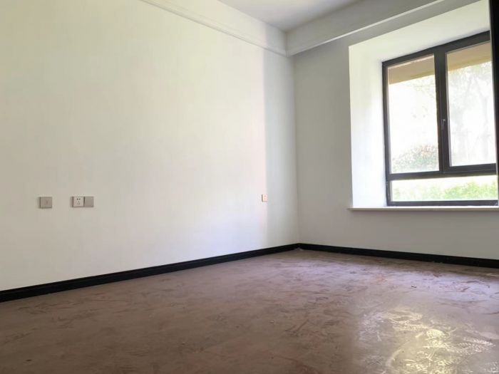 军山花园 3室3厅2卫 137m&sup2;